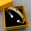 Damen Deisgners Love Bracalet Schmuck Armbänder für Frauen Goldfarbe mit Buchstaben Designer Diamanten Marke Edelstahl Armreif Braccia8797681