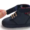 Первые ходунки весна осенние младенческие мальчики тенсистские туфли мягкие подошвы рожденные пинетки сплошные цветные обуви 11 см 12см 13см