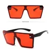 2021 Негабаритный квадратный бренд солнцезащитные очки женщины роскошная мода с красной черной прозрачной линзой.
