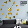 Adorável Pomeranian Spitz Dog em forma de 3D DIY desenhista relógio de parede acrílico adesivos de parede com efeito de espelho relógio para decoração de casa 210325