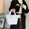 Borsa da sera in nylon trapuntato di design per donna 2022 borsa da donna con manico corto imbottita con fiocco a tracolla da donna di marca invernale