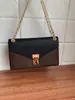 Klassisk högkvalitativ lyxdesigner damer axelväska Ladiess mode läder plånbok handväska messenger väskor gratis skepp