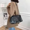 Panie Duża torba na ramię Moda Casual Messenger Chain Kobieta Retro Duży Solid Color Shopping C0508