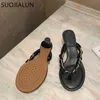 SUOJIALUN 2021 Nouvelle Marque Femmes Pantoufle Mode Chaîne Sandale Chaussures Dames Élégant Mince Talon Bas Sans Lacet Tongs Sandales D'été K78