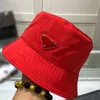 Män Kvinnor Designer Bucket Hat Mode Sommar Triangel Kepsar Hattar Mens Utomhus Monterad Fedora Hat Nylon Casquette Baseball Cap 2021