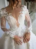 2022 Długie rękawy suknia balowa sukienki ślubne ślubne 3D Kwique Aplikacja ręcznie robione kwiaty Krzyki Pałka szyja kaplica