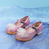 Сандалии 2022 Девушки для девочек Обувь Складная Принцесса Студент Шоу Trend Сладкие Цветы Для Свадьбы Шикана Мода