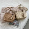 Moda borla bolsa de palha verão praia mão-tecido rattan bolsa mulheres tecida cesta de vime crossbody sacos boémia bolsa de ombro Bohemia