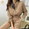 Lente Mode Dames Playsuits Lange Mouw Jumpsuit Casual Verborgen Knop Effen Kleur voor Vrouwen Shorts 210520