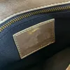 Mode crossbody väska stud axel handväska klaff messenger väskor koppling äkta läder metallikon gyllene naglar plånbok hög kvalitet207u