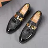 Luxury Style Sequins Mäns Business Promskor Tassel Bekväm Bröllopspetsade Toe Men Flats Loafers Skodon