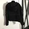 Damenjacken Designer Luxus warme Baumwolljacke Metall Dreieck Abzeichen Oberbekleidung Winter winddichter Mantel Damen Langarm Kapuzenmäntel YTUQ