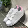 Försäljning 2021 Män Kvinnor Sneakers Casual Skor Grön Svart Vit Navy Blå Oreo Rainbow Pink Fashion Mens Flat Trainer Outdit Designer Sko Storlek 36-44 F12