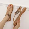 Bohemian Beach Resort Style Women's Flat Sandals Enkla Clip-Toe Sandaler för sommar Mjuka och bekväma läderflip-flops