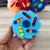 Roterande Magic Bean Decompression Leksaker Barn Barn Intelligence Pussel Fingertip Finger Ball Disk Cube Fidget Toy Stress Reliefa59a15