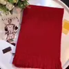 2022 Ullscarfs Vinter Lyx 100% Cashmere Scarf Herr Kvinnor High End Designer Klassisk BOversized ig Bokstavsmönster Pashmina sjal Halsdukar Ny present Mode med låda