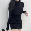 Повседневные платья Женщина платье 2021 Корейский темперамент моды дикий твердый складной дизайн с высокой шеей.