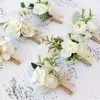ピン、ブローチ1ピースの新郎の結婚式の花Boutonniere Bouquetコサージュの人工的なバラの男スーツパーティーの装飾ブライダル
