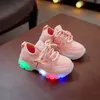 Garçons lumière LED chaussures enfants fille chaussures de Sport enfant en bas âge éclairer baskets blanc bébé chaussures décontractées baskets rougeoyantes enfant lumineux G1025