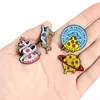 Pins, Broches Multi- Pizza Series Pins UFO Alien Dog Tree Hands Enamel Metal Badges Lapela Roupas Bag Jóias Presentes