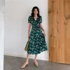 Sommar modern dam elegant wrap klänning blommig tryck satin hög midja bälte v neck vintage grön kvinnlig vestidos 210608