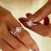 2021 Modny Kryształ Cyrkon Projektowanie Zaręczynowe Pierścionki Dla Kobiet Kobiet Wedding Jewelry Akcesoria Prezent Kobiety Przyjaźń Pierścienie