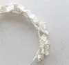 Fashion Wedding White Ceramic Flower Headband Do Bride Women Girls Pearls Hairband Koreański Biżuteria Korona Tiara Księżniczka Królowa Akcesoria Do Włosów Headpiece Ornament