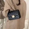 Ringer Chain Womens Väskor 2022 Ny Fashion Crossbody Bag Ordinary Shoulder Small Square Bag Plånböcker