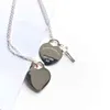 100% S925 Sterling Silver Heart Key Pendant Trendiga halsband Kvinnor Original Romance High-End Jewelry Valentine Gift H12212582