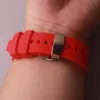 Watch Bands 18mm 20mm 22mm Blac Red Green Curved End Soft Silicone Rubber Wrist Band Strap med Butterfly Clasp för Mens