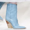 Осенние женские средние сапоги острым носям крокодил принт-стрит стиль сливник на ботинки странные каблуки короткие ботинки для женщин