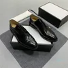 les chaussures décontractées de mode de designer de luxe pour les chaussures d'affaires en cuir pour hommes sont confortables et respirantes