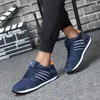 2021 mannen vrouwen lopende schoenen platform trainers beige zwart grijs triple wit 334 outdoor sport sneakers maat 39-44