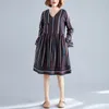 Johnature Simple Fashion Vintage Striped V-neck Pockets Female Dresses Autumn Loose Comfortable Long Sleeve Women Dress 210521