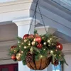 Décorations de Noël Panier suspendu pré-éclairé avec des plantes artificielles LED Guirlandes lumineuses Pommes de pin givrées pour jardin extérieur intérieur