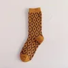 De nieuwe herfst winter vrouwen comfortabele sokken Retro Engeland College Wind Lingge Wind Sokken in Tube Socks Student