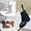 2021 Womens Betty Botas PVC Borracha Designer Boots Favote de Favo Honeycomb Plataforma Alta Chuva Botas Preto à prova d'água Sapatos de chuva à prova de chuva