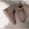 Femmes bottes de neige plates fourrure courte peluche garder au chaud décontracté doux semelle légère bottines sans lacet femmes chaussures hiver grande taille 42 Y1018