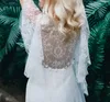 2021 Abiti da sposa bianchi eleganti con fiori 3D Una linea con scollo a V in pizzo con applicazioni di lunghezza del pavimento Abiti da sposa Robe De Mariée