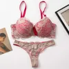 Sexig Brassiere Set Lace Bra Sätter Solid Crop Top Bekväm Underkläder Set Kvinna för Kvinnor Push Up Underkläder G-String X0526