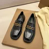 Elbise Ayakkabı Kadınlar Için Yaz Pompaları Pompalar Siyah Tasarımcı kadın Loafer'lar 2021 Moda Metal Zincir Düşük Topuk Kadın