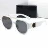 Hot Selling Luxury Diamond Märke 4371 Solglasögon för män och kvinnor Mode Eyewear Designer Fashion Solglasögon