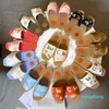 Luksusowe Kobiety Sandały Drewniane Mules Marka Slipper Slide Sandal Fahsion Deisgner Lady Literowanie Tkaniny Outdoor Leather Sole Slides Flip Flops