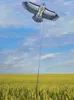 Gartendekorationen Emulation Eagle Flying Drive Bird Kite Leichter, einfach zu montierender Schrecken für Yard Farm Field
