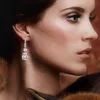 Classique De Luxe Bijoux Dangle Boucles D'oreilles 18K Or Blanc Remplir Émeraude Coupe Moissanite Diamant Zircon Partie Longue Femmes De Mariage Marque Boucle D'oreille Pour Amant Cadeau