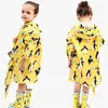 Ny söt liten vattentät nylon regnrock pingvin mönster pojke barn flickor vindtät poncho dagis student baby regnrock 210320