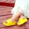 Vrouw slippers dikke bodem platform open teen vrouwtjes schoenen solide antislip dames slides sandalen slijtvast