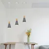 Lampes suspendues Combinaison minimaliste nordique Lustre en bois massif Abat-jour en aluminium multicolore Restaurant Bar Macarons Home Light