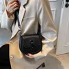 Vänster sida Mini Digner PU Lärande Zadel Crossbody Shoulder Väskor För Kvinnor 2021 Hit Winter Simple Fashion Lady Travel Handbagsy3ef