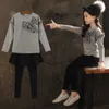 Frühling Herbst Kindersportanzüge Teenager Girl Plaid Bow Sweatshirt und schwarze Rock -Leggings Baumwollkleidung Set 6 8 11 Jahre 210622